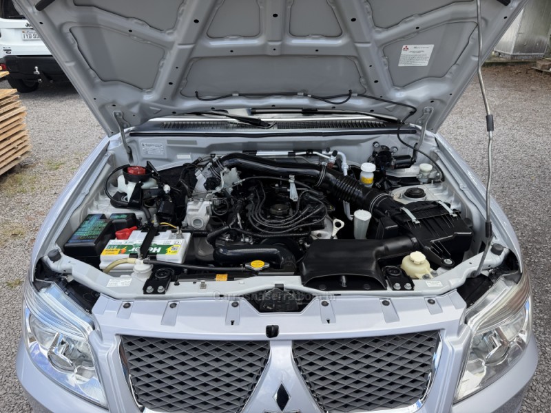 PAJERO TR4 2.0 4X2 16V 140CV FLEX 4P MANUAL - 2014 - GARIBALDI
