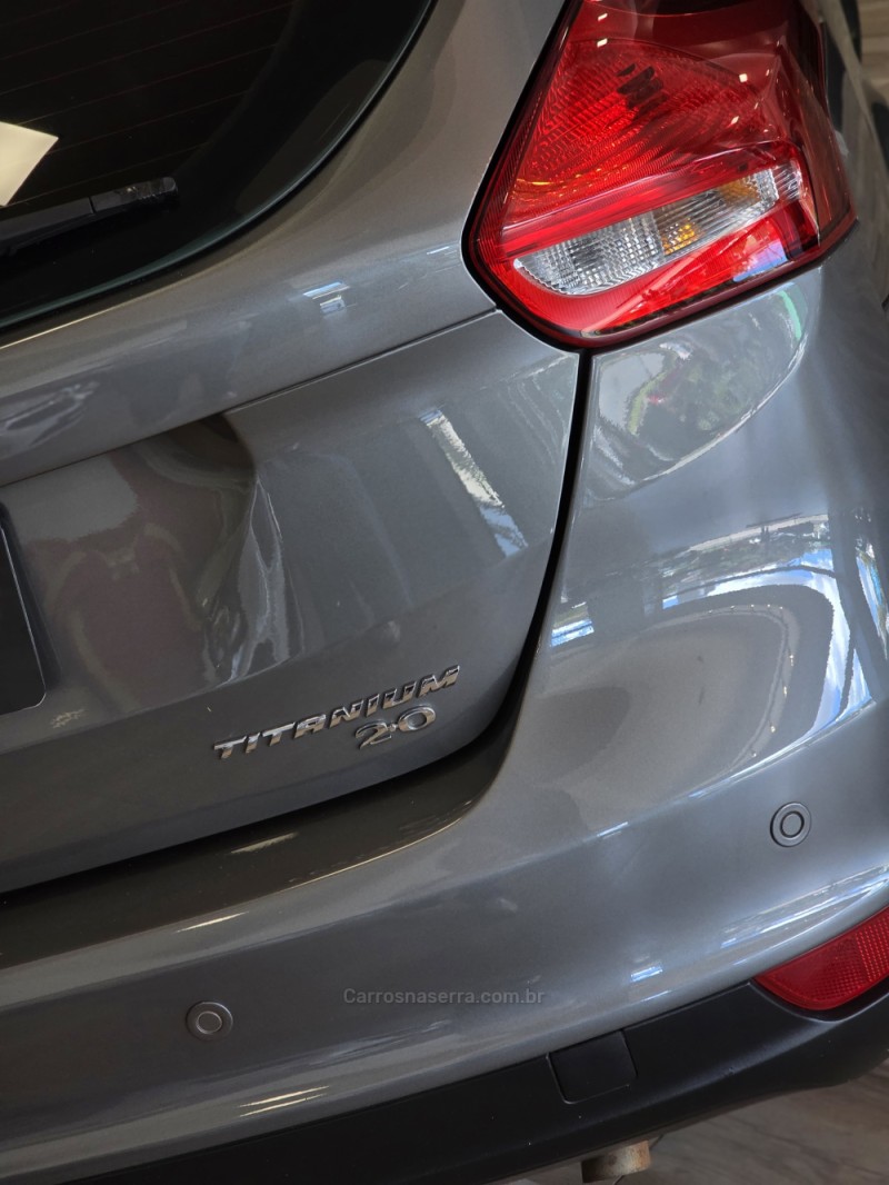 FOCUS 2.0 TITANIUM HATCH 16V FLEX 4P AUTOMÁTICO - 2017 - CAXIAS DO SUL