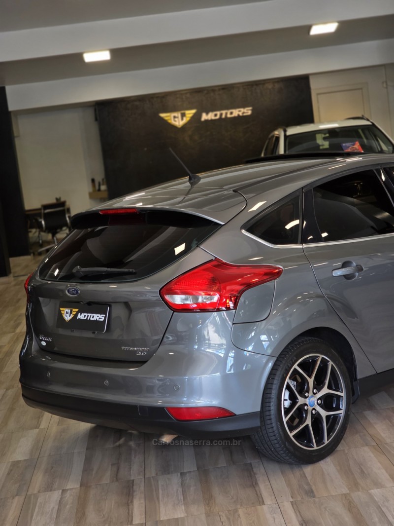 FOCUS 2.0 TITANIUM HATCH 16V FLEX 4P AUTOMÁTICO - 2017 - CAXIAS DO SUL