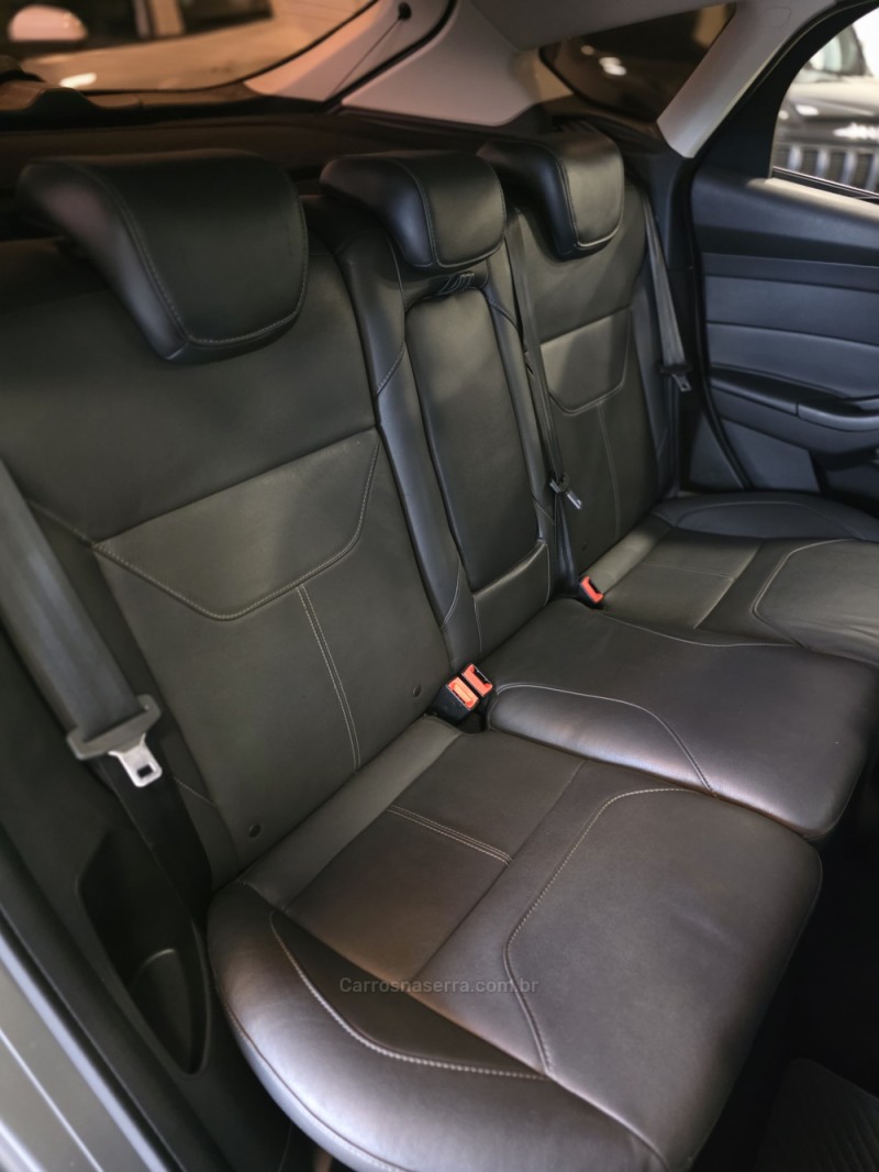 FOCUS 2.0 TITANIUM HATCH 16V FLEX 4P AUTOMÁTICO - 2017 - CAXIAS DO SUL