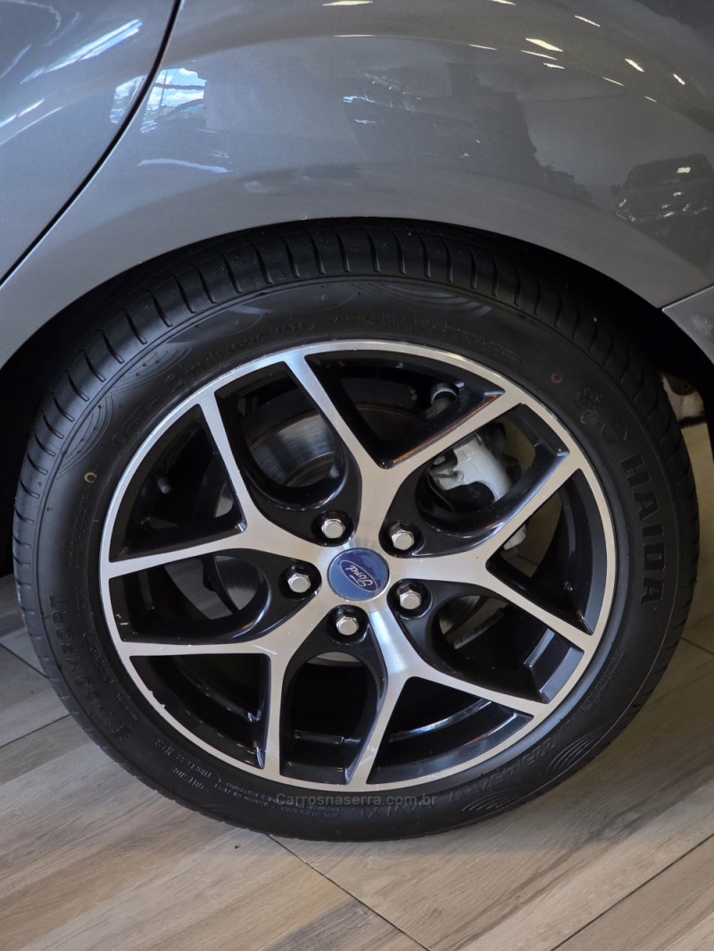 FOCUS 2.0 TITANIUM HATCH 16V FLEX 4P AUTOMÁTICO - 2017 - CAXIAS DO SUL