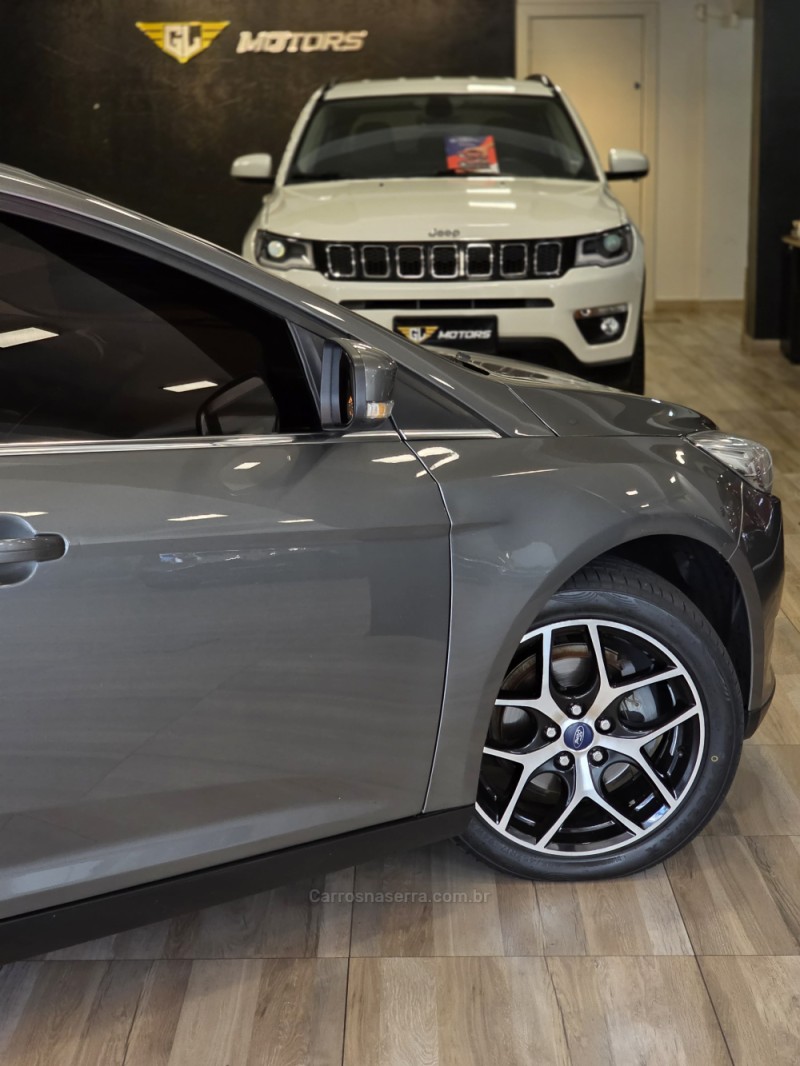 FOCUS 2.0 TITANIUM HATCH 16V FLEX 4P AUTOMÁTICO - 2017 - CAXIAS DO SUL