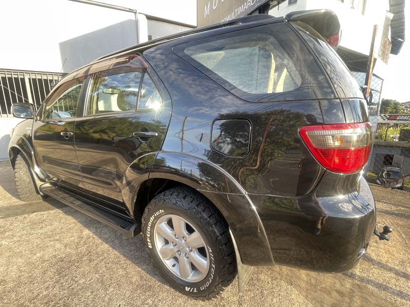 HILUX SW4 3.0 SRV 4X4 7 LUGARES 16V TURBO INTERCOOLER DIESEL 4P AUTOMÁTICO - 2010 - CAXIAS DO SUL