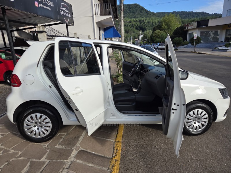 FOX 1.0 MI BLUEMOTION 8V FLEX 4P MANUAL - 2016 - PICADA CAFé