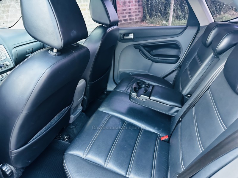 FOCUS 2.0 TITANIUM HATCH 16V FLEX 4P MANUAL - 2013 - FARROUPILHA