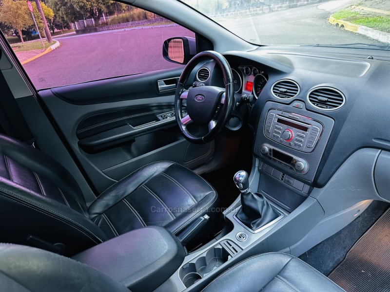 FOCUS 2.0 TITANIUM HATCH 16V FLEX 4P MANUAL - 2013 - FARROUPILHA