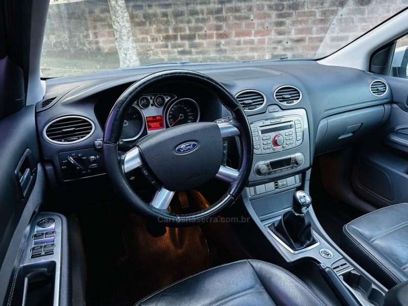 FOCUS 2.0 TITANIUM HATCH 16V FLEX 4P MANUAL - 2013 - FARROUPILHA