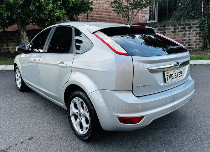 FOCUS 2.0 TITANIUM HATCH 16V FLEX 4P MANUAL - 2013 - FARROUPILHA