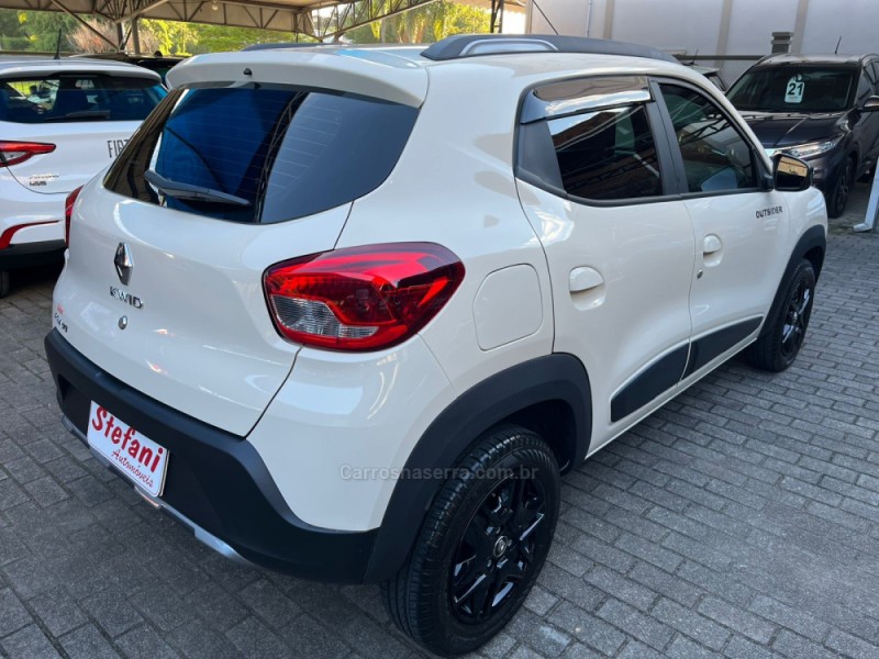 KWID 1.0 12V OUTSIDER FLEX 4P MANUAL - 2020 - FELIZ