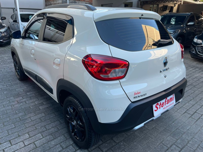 KWID 1.0 12V OUTSIDER FLEX 4P MANUAL - 2020 - FELIZ