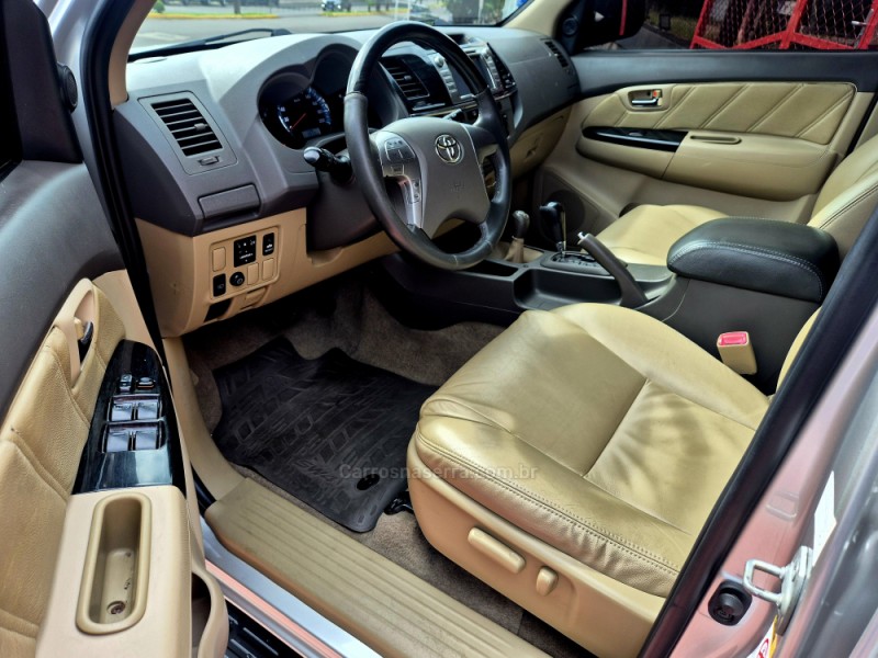 HILUX SW4 3.0 SRV 4X4 16V TURBO INTERCOOLER DIESEL 4P AUTOMÁTICO - 2012 - FARROUPILHA