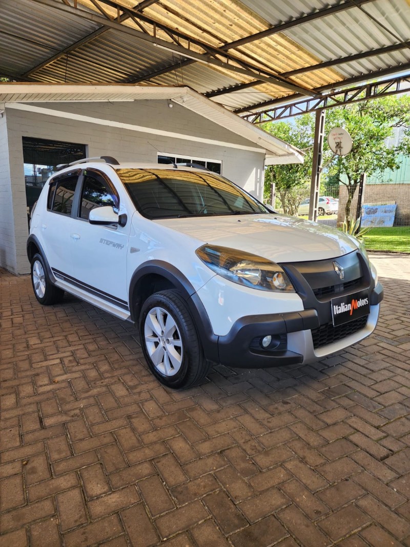 SANDERO 1.6 STEPWAY 8V FLEX 4P MANUAL - 2014 - CAXIAS DO SUL