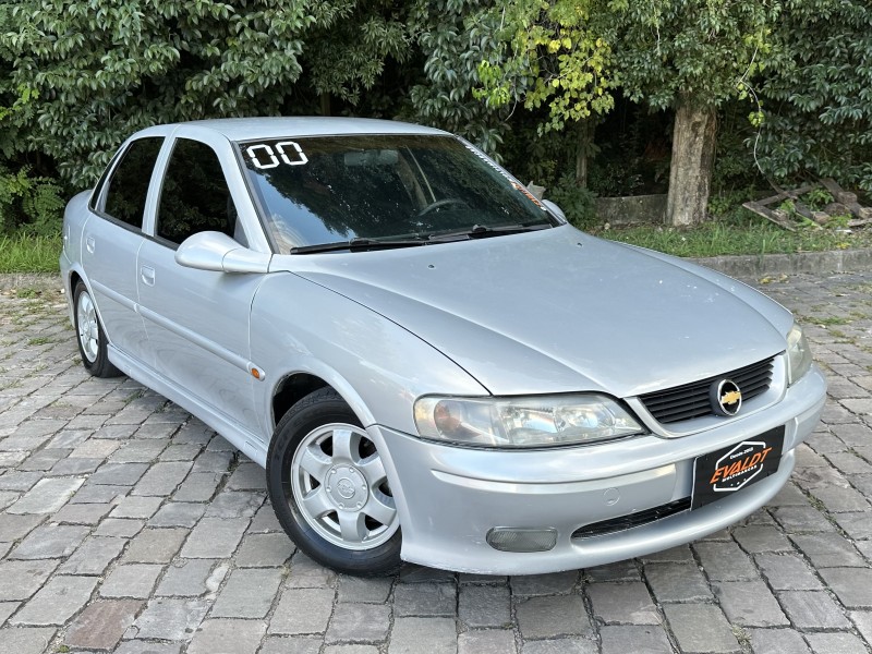 VECTRA 2.2 MPFI GLS 8V GASOLINA 4P MANUAL - 2000 - CAXIAS DO SUL