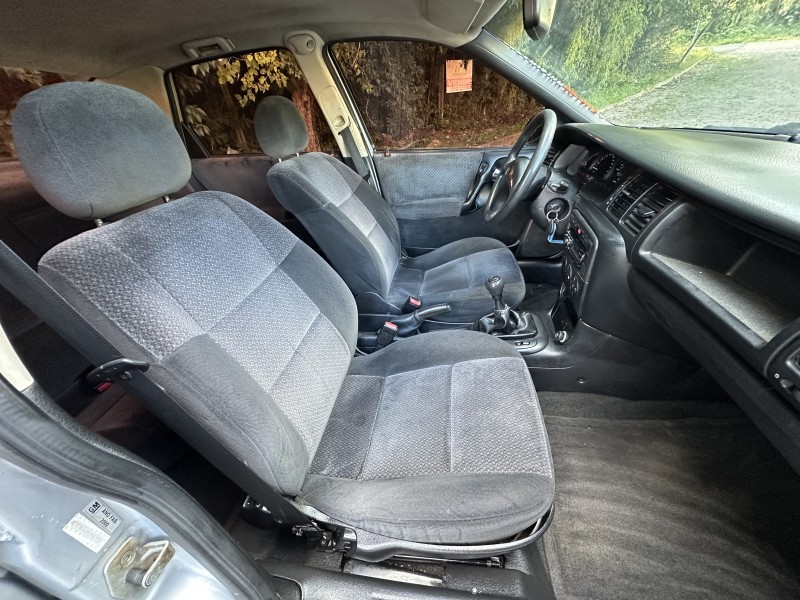 VECTRA 2.2 MPFI GLS 8V GASOLINA 4P MANUAL - 2000 - CAXIAS DO SUL