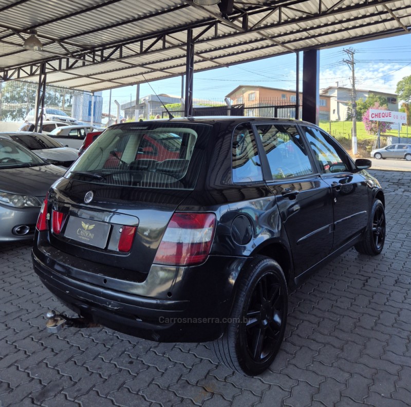STILO 1.8 MPI 8V GASOLINA 4P MANUAL - 2006 - CAXIAS DO SUL