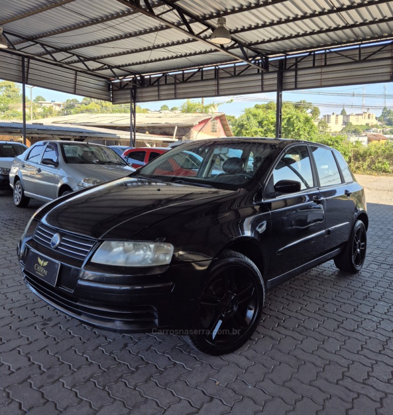 STILO 1.8 MPI 8V GASOLINA 4P MANUAL - 2006 - CAXIAS DO SUL
