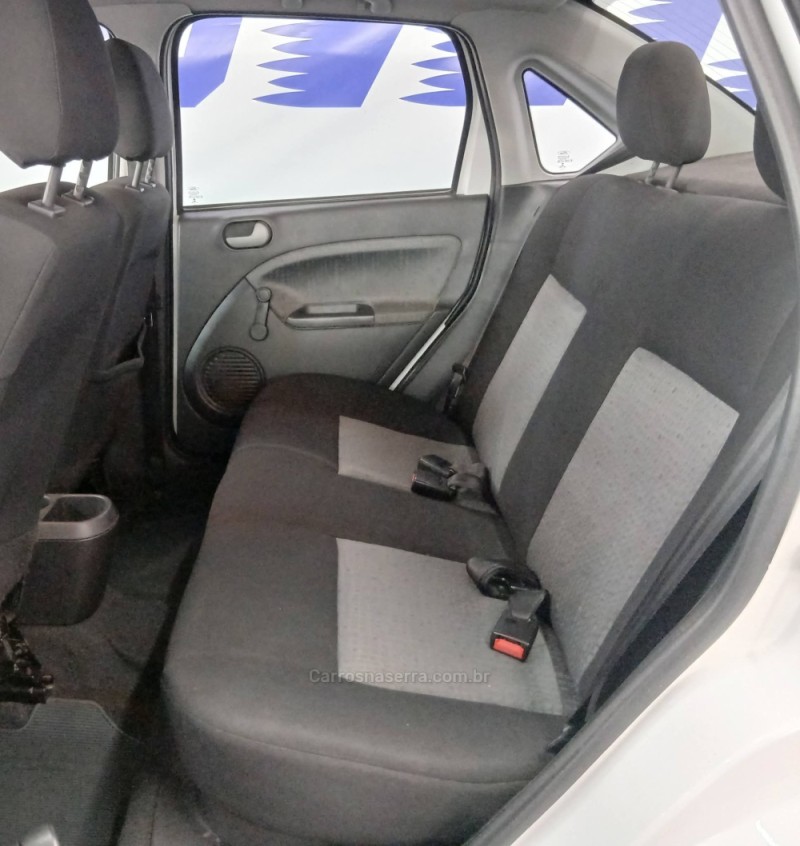 FIESTA 1.6 MPI CLASS SEDAN 8V FLEX 4P MANUAL - 2013 - CAXIAS DO SUL