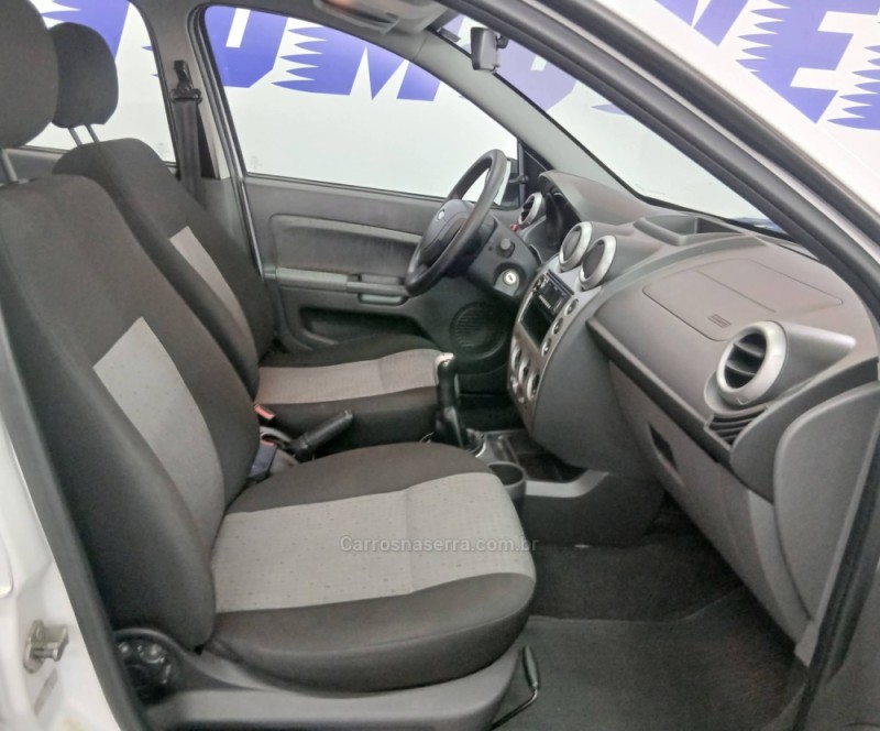 FIESTA 1.6 MPI CLASS SEDAN 8V FLEX 4P MANUAL - 2013 - CAXIAS DO SUL