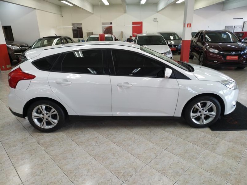 FOCUS 1.6 S HATCH 16V FLEX 4P AUTOMÁTICO - 2015 - CAXIAS DO SUL