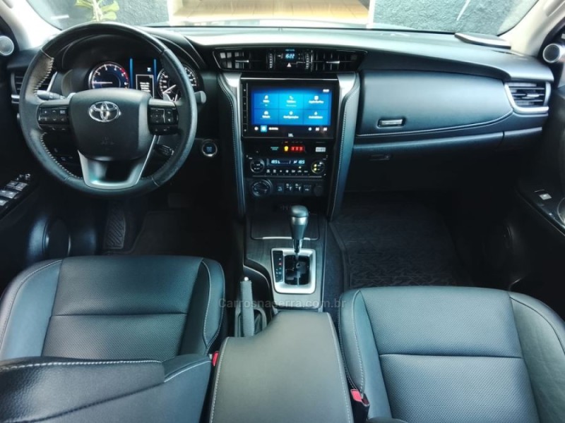 HILUX SW4 2.8 4X4 SRX PLATINUM TURBO DIESEL 4P AUTOMÁTICO - 2024 - NOVO HAMBURGO