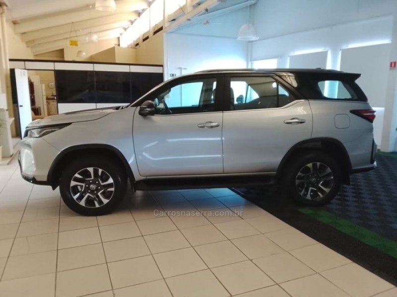 HILUX SW4 2.8 4X4 SRX PLATINUM TURBO DIESEL 4P AUTOMÁTICO - 2024 - NOVO HAMBURGO