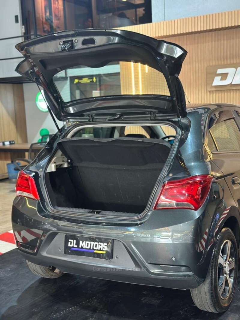 ONIX 1.4 MPFI LTZ 8V FLEX 4P MANUAL - 2017 - LAJEADO
