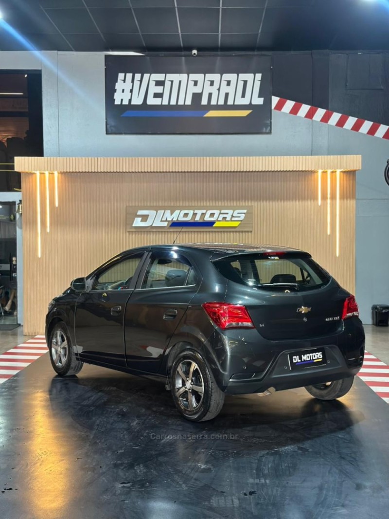 ONIX 1.4 MPFI LTZ 8V FLEX 4P MANUAL - 2017 - LAJEADO