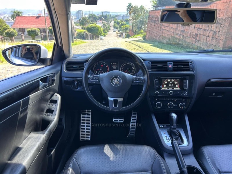 JETTA 2.0 COMFORTLINE FLEX 4P TIPTRONIC - 2014 - VENâNCIO AIRES