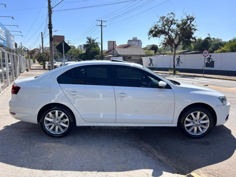 JETTA 2.0 COMFORTLINE FLEX 4P TIPTRONIC - 2014 - VENâNCIO AIRES