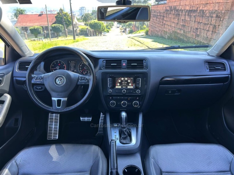 JETTA 2.0 COMFORTLINE FLEX 4P TIPTRONIC - 2014 - VENâNCIO AIRES