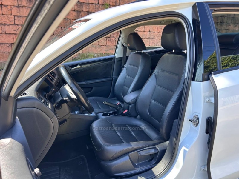 JETTA 2.0 COMFORTLINE FLEX 4P TIPTRONIC - 2014 - VENâNCIO AIRES