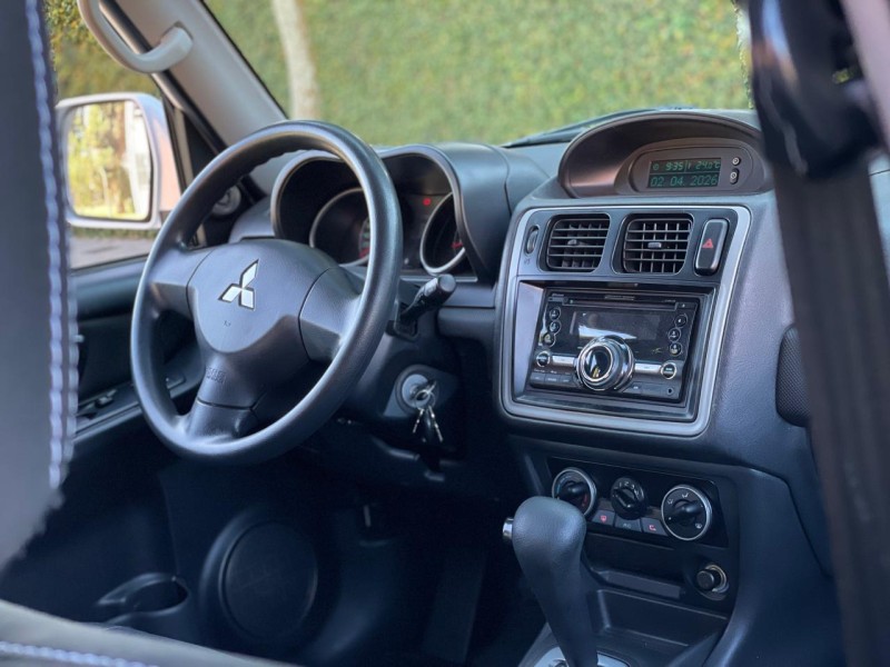 PAJERO TR4 2.0 4X2 16V 140CV FLEX 4P AUTOMÁTICO - 2015 - FARROUPILHA