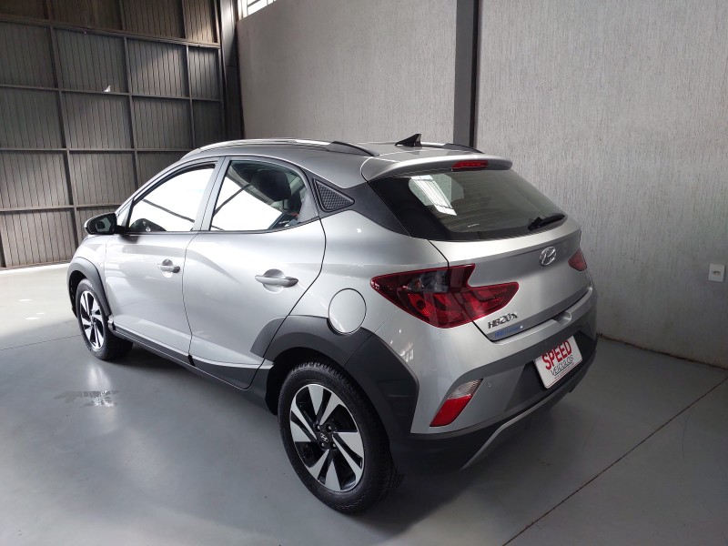 HYUNDAI - HB20X - 2021/2021 - Prata - R$ 85.900,00 - Speed Veículos