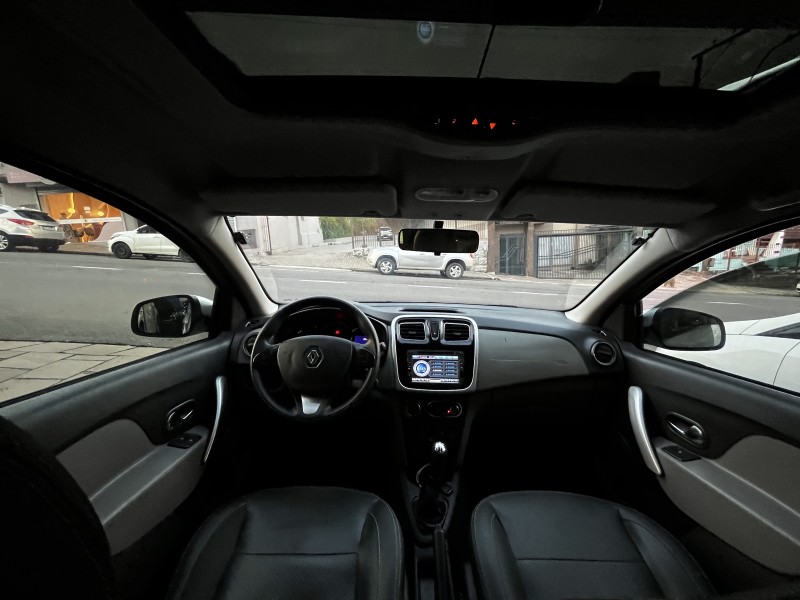 LOGAN 1.6 DYNAMIQUE 8V FLEX 4P MANUAL - 2015 - CAXIAS DO SUL