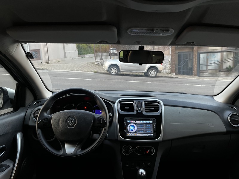 LOGAN 1.6 DYNAMIQUE 8V FLEX 4P MANUAL - 2015 - CAXIAS DO SUL