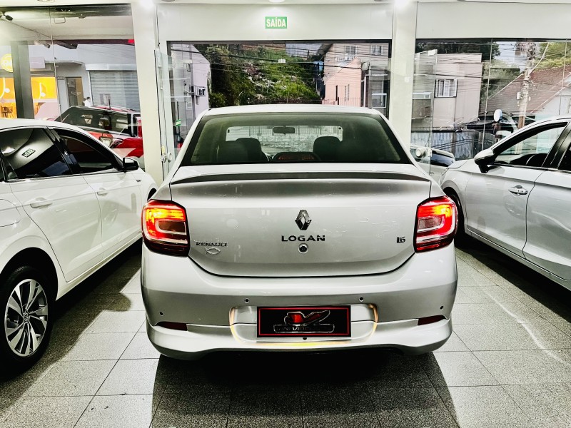 LOGAN 1.6 DYNAMIQUE 8V FLEX 4P MANUAL - 2015 - CAXIAS DO SUL
