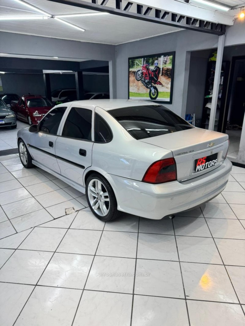 VECTRA 2.2 MPFI GLS 8V GASOLINA 4P MANUAL - 2000 - CAXIAS DO SUL