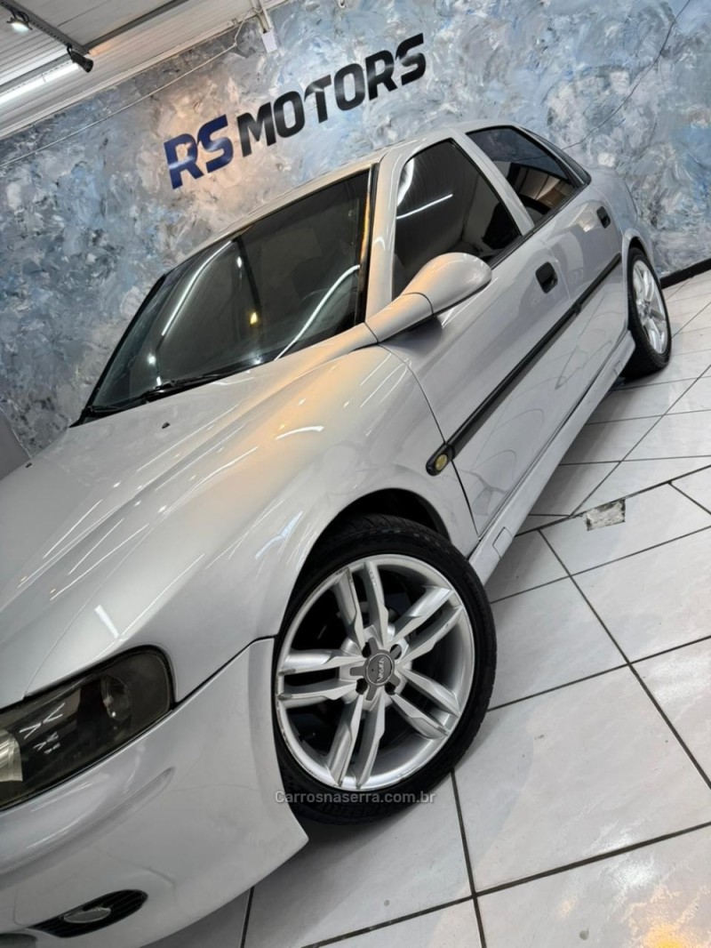 VECTRA 2.2 MPFI GLS 8V GASOLINA 4P MANUAL - 2000 - CAXIAS DO SUL