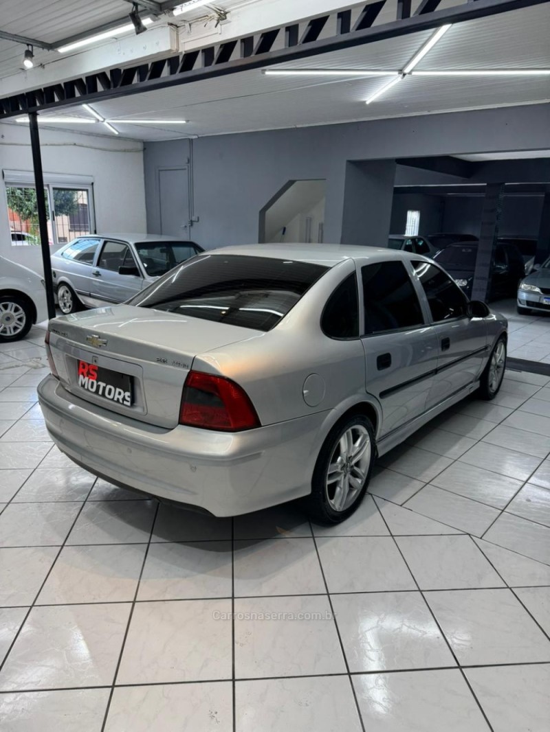 VECTRA 2.2 MPFI GLS 8V GASOLINA 4P MANUAL - 2000 - CAXIAS DO SUL