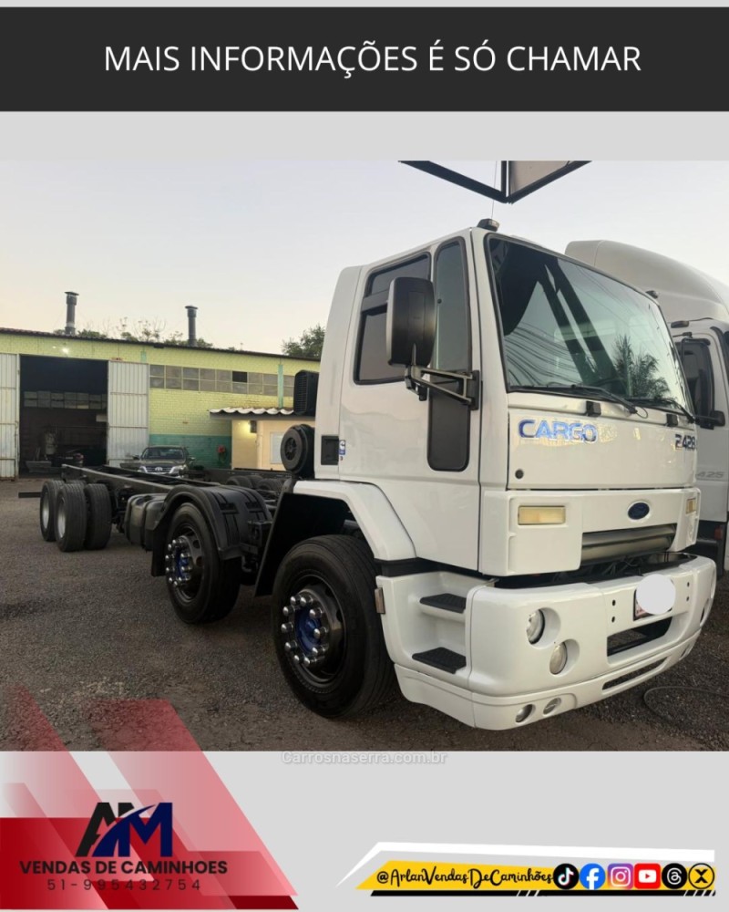 CARGO 2428 4 EIXOS - 2011 - PORTãO