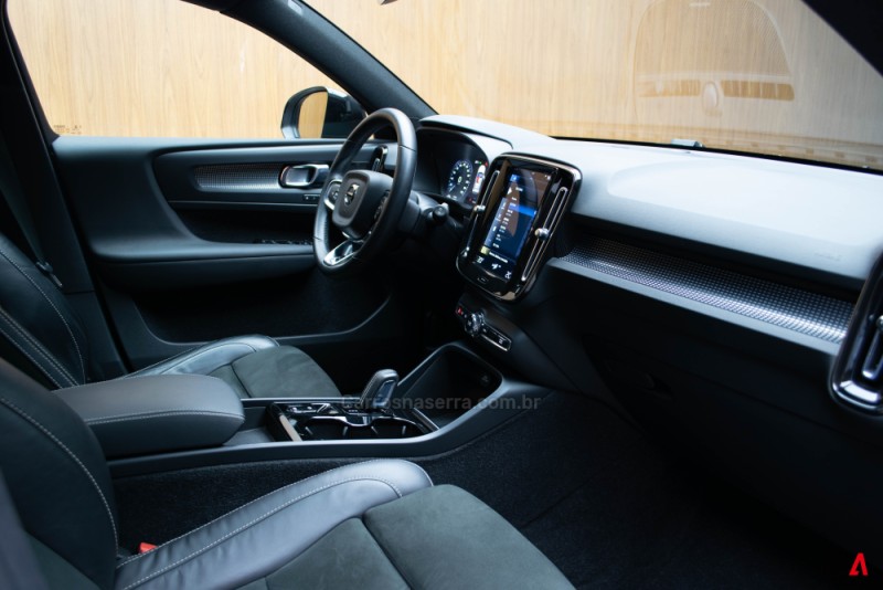 XC 40 1.5 T5 HÍBRIDO R-DESIGN FWD - 2022 - GARIBALDI