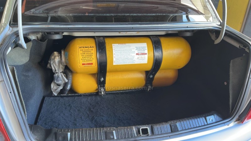 CORSA 1.6 MPFI SUPER 8V GASOLINA 4P MANUAL - 2002 - BENTO GONçALVES