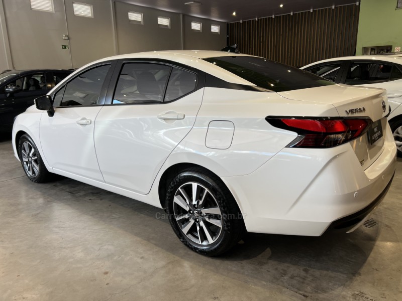 VERSA 1.6 ADVANCE 16V FLEX 4P AUTOMÁTICO - 2023 - CAXIAS DO SUL