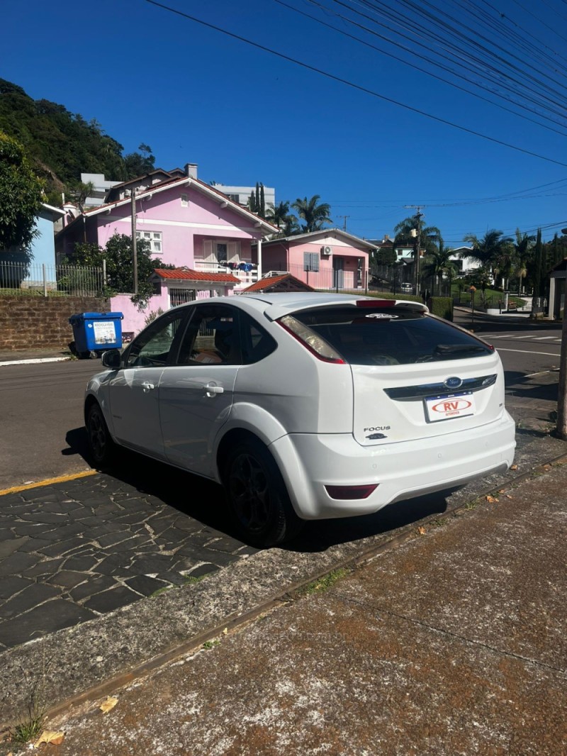 FOCUS 2.0 TITANIUM 16V FLEX 4P AUTOMÁTICO - 2012 - CARLOS BARBOSA