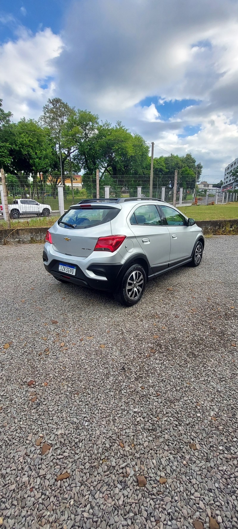 ONIX 1.4 MPFI ACTIV 8V FLEX 4P AUTOMÁTICO - 2019 - BOM PRINCíPIO