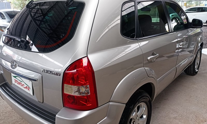 TUCSON 2.0 MPFI GLS 16V 143CV 2WD FLEX 4P AUTOMÁTICO - 2010 - CAXIAS DO SUL