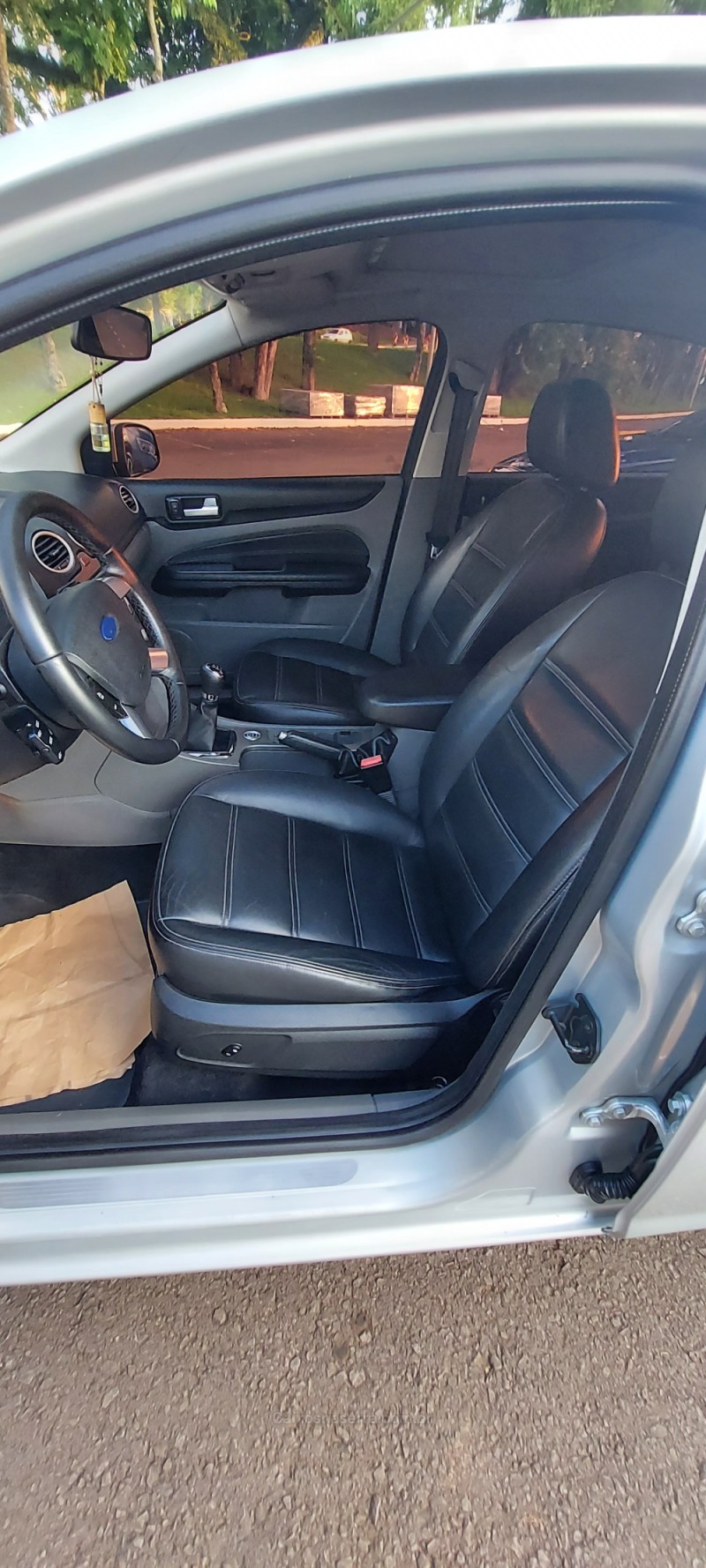 FOCUS 2.0 GHIA 16V FLEX 4P MANUAL - 2011 - BOM PRINCíPIO