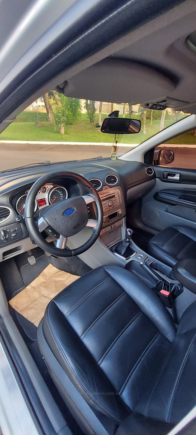 FOCUS 2.0 GHIA 16V FLEX 4P MANUAL - 2011 - BOM PRINCíPIO