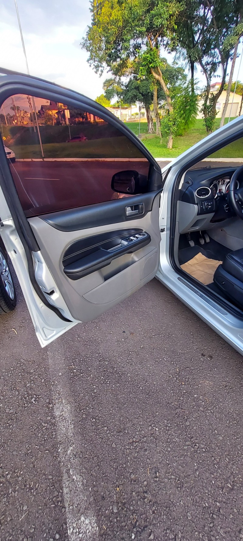 FOCUS 2.0 GHIA 16V FLEX 4P MANUAL - 2011 - BOM PRINCíPIO