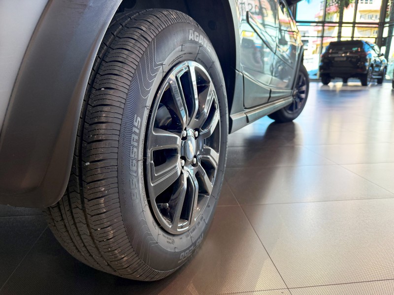 ONIX 1.4 MPFI ACTIV 8V FLEX 4P MANUAL - 2019 - FARROUPILHA